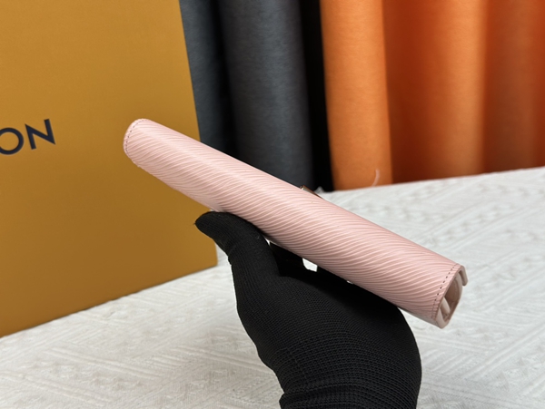 LVコピーウォレット側面デザイン